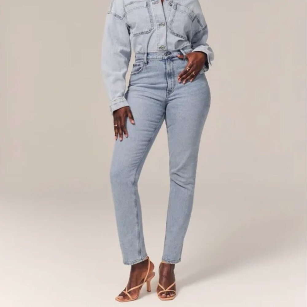 Abercrombie Curve Love Ultra High Rise 90s Slim Straight Jean Light, Size 27 (4)
